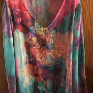 Pretty airy floral top XL